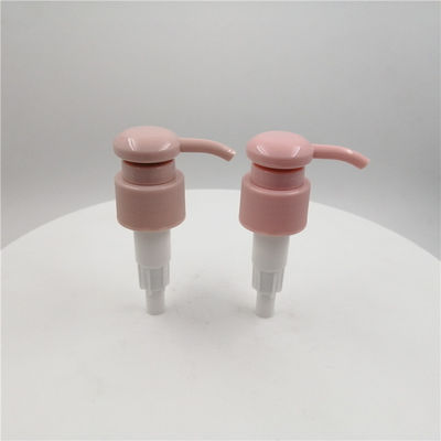 ピンク色BPA自由な携帯用24mmのローション ポンプは閉鎖を肋骨で補強した