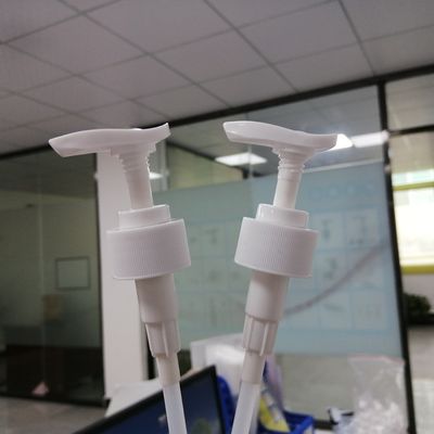 さまざまな容積は閉鎖2.0cc/Tのローションのびんポンプ28/410を肋骨で補強した