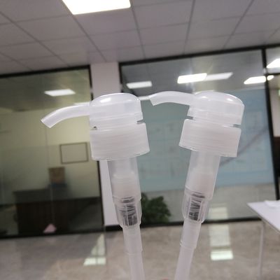 液体手の洗浄のための33/410の4CCローションのびんポンプを着色する